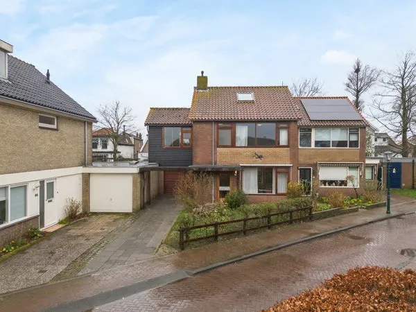 Twee-onder-één-kap te huur: Westergeest 42A, Oude Dorp Uitgeest