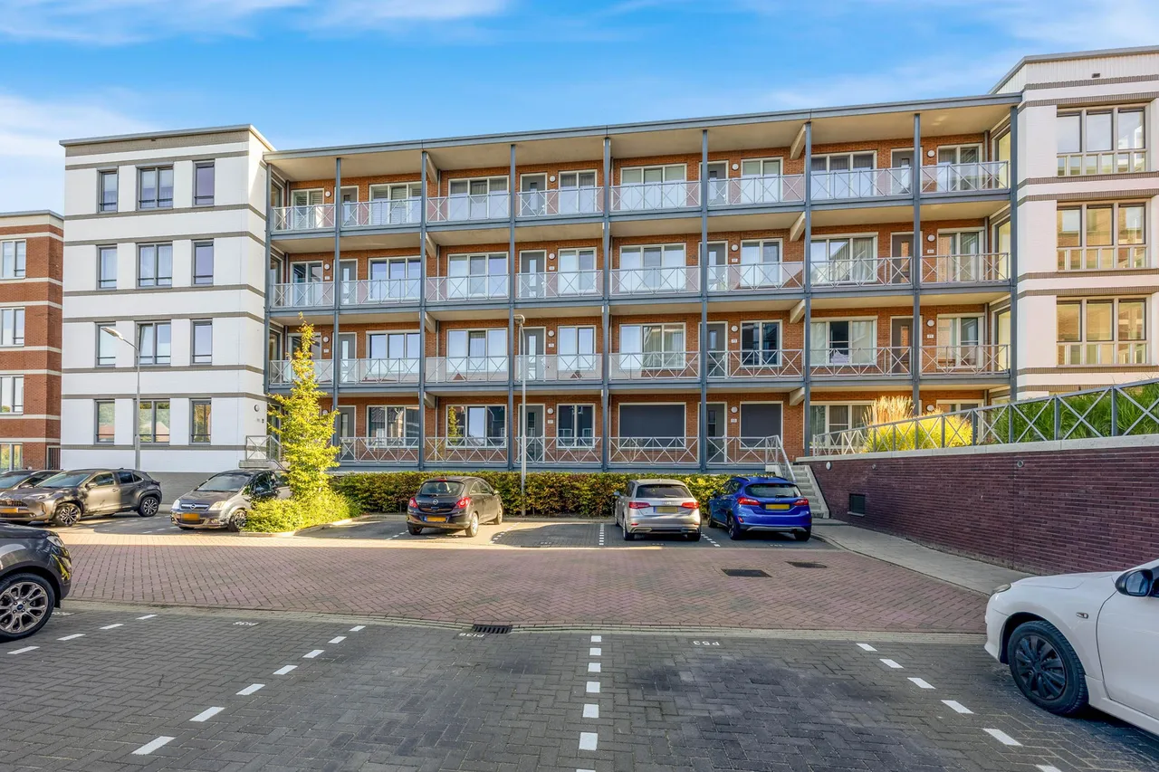 Appartement te koop: Westerkwartier 77, Nieuw-Vennep