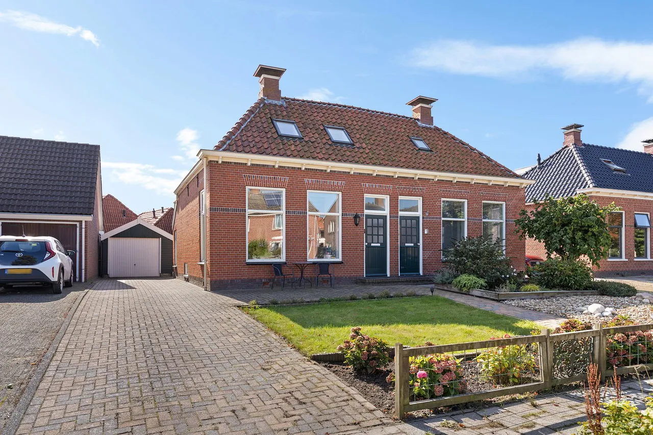 Twee-onder-één-kap te koop: Westersingel 13, Appingedam