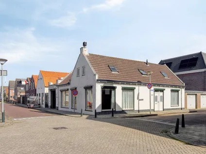 Tussenwoning te koop: Westerstraat 12, Dinteloord Dinteloord