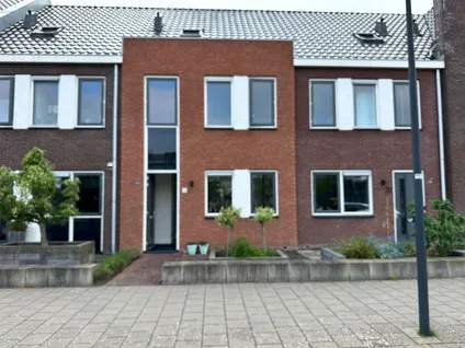 Tussenwoning te huur: Westerveer 30, Bangert en Oosterpolder - Buurt 35 03 Zwaag