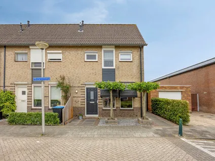 Hoekwoning te koop: Westgroeneweg 39, Dinteloord Dinteloord