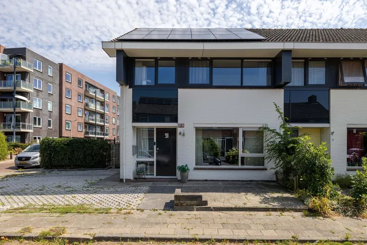 Corner house for sale: Westhemstraat 1, Lemmerweg-West Sneek