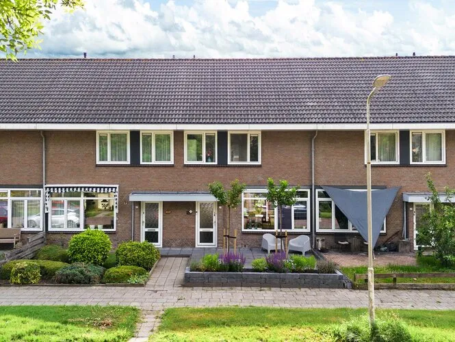 Tussenwoning te koop: Westhemstraat 29, Lemmerweg-West Sneek