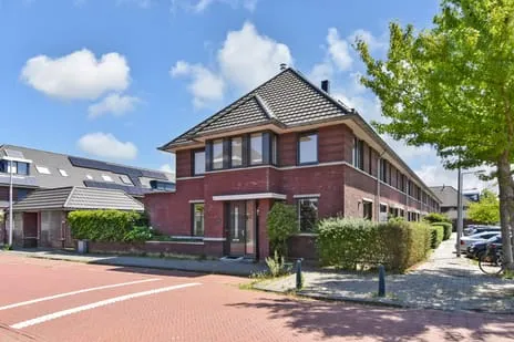 Corner house for sale: Westmaasstraat 13, Rietbuurt 'S-Gravenhage