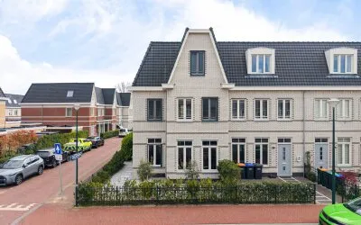 Hoekwoning te koop: Westmadeweg 10, 'S-Gravenhage