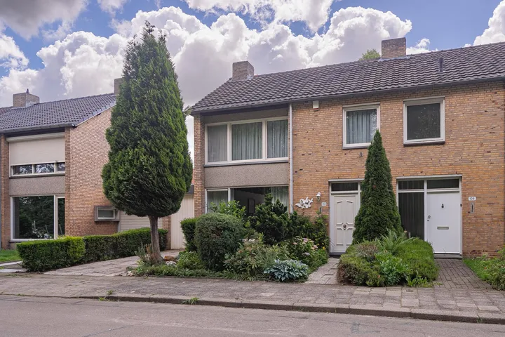 Tussenwoning te koop: Westrand 110, Amby Maastricht