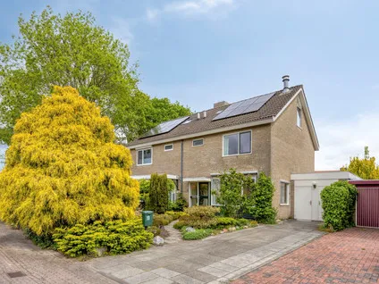 Tussenwoning te koop: Westrupstraat 10, Veningerland Assen