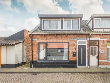 Hoekwoning te koop: Weststraat 1, Kern Zaamslag Zaamslag