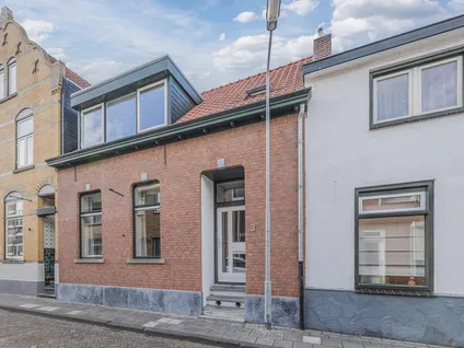 Tussenwoning te koop: Weststraat 3, Philippine