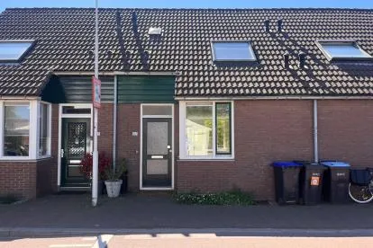 Tussenwoning te koop: Westzanerdijk 107, Westzanerdijk Zaandam