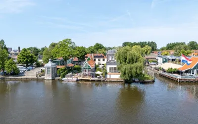 Twee-onder-één-kap te koop: Westzijde 210, Oud West Zaandam