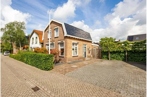 Detached house for sale: Weteringstraat 43, BH west Hardinxveld-Giessendam
