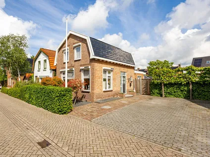 Vrijstaande woning te koop: Weteringstraat 43, BH west Hardinxveld-Giessendam