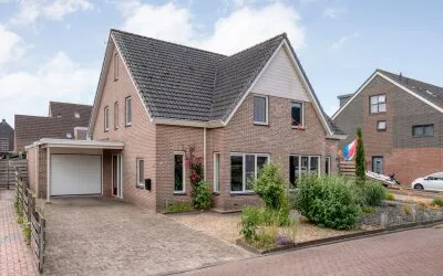 Twee-onder-één-kap te koop: Weth. Vosstraat 94, Wanneperveen Wanneperveen