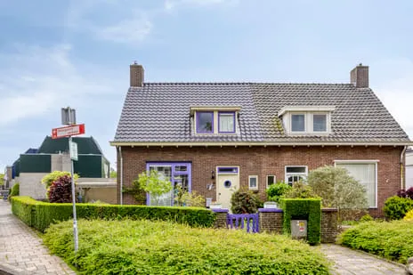 Twee-onder-één-kap te koop: Wethouder Buningstraat 4, Vredeveld Noord Assen
