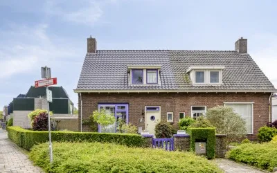 Twee-onder-één-kap te koop: Wethouder Buningstraat 4, Vredeveld Noord Assen