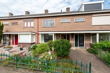 Tussenwoning te koop: Wethouder Hollaan 26, Odijk Odijk