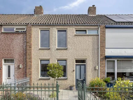 Tussenwoning te koop: Wethouder Jonkersstraat 48, De Beek Halsteren