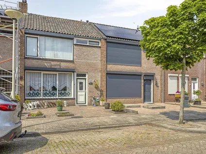 Tussenwoning te koop: Wethouder Jonkersstraat 54, De Beek Halsteren