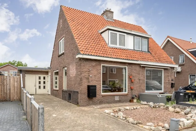 Twee-onder-één-kap te koop: Wethouder Robaardstraat 45, Zuid Hoogeveen