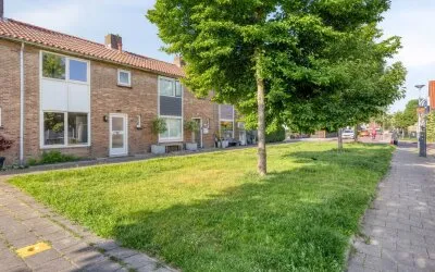 Tussenwoning te koop: Wethouder van Heldenstraat 61, Rozenburg Rozenburg