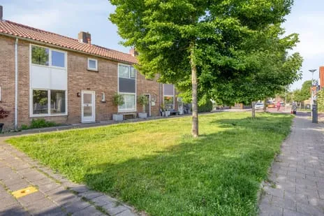 Tussenwoning te koop: Wethouder van Heldenstraat 61, Rozenburg Rozenburg (Zh)