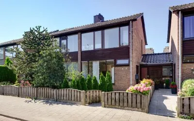 Tussenwoning te koop: Wethouder van Heldenstraat 7, Rozenburg Rozenburg