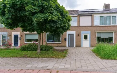 Tussenwoning te koop: Wethouder van Wellaan 94, Straakven Helmond