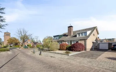 Twee-onder-één-kap te koop: Wethouder Bruensstraat 16, Deest Deest