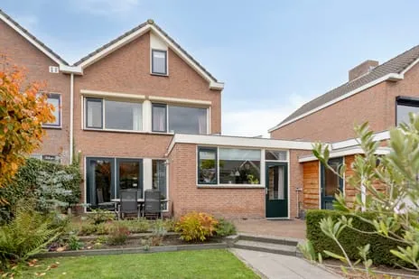 Tussenwoning te koop: Wethouder Burgers-stee 28, Leuth Leuth
