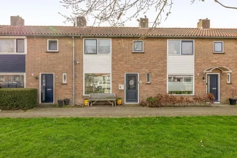 Tussenwoning te koop: Wethouder van Heldenstraat 57, Rozenburg Rozenburg (Zh)