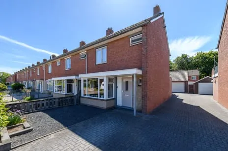 Corner house for sale: Weversburen 25, De Swetten centrum Drachten