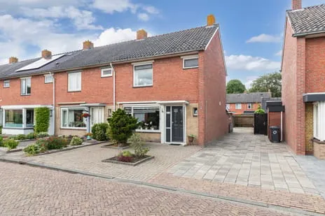 Corner house for sale: Weversburen 9, De Swetten centrum Drachten