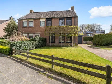 Twee-onder-één-kap te koop: Weverslaan 15, Dwingeloo