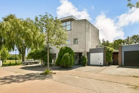 Semi-detached for sale: Weverslaan 30, Kern Zuidland Zuidland