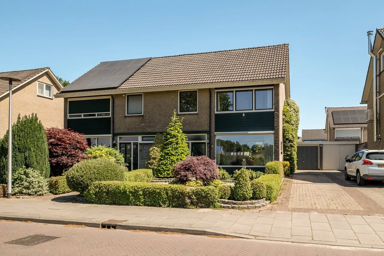 Twee-onder-één-kap te koop: Weverstraat 37, Overdinkel