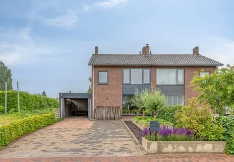 Twee-onder-één-kap te koop: Wevestraat 60, Stiphout-Dorp Helmond