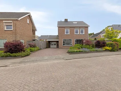 Vrijstaande woning te koop: Wezemaal 15, Hoeven Hoeven