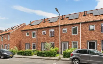 Tussenwoning te koop: Wicher Nijkampstraat 196, Stevenfenne Enschede