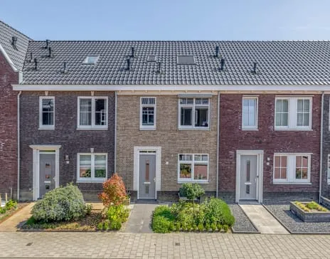Tussenwoning te koop: Wiekenas 5, Oude-Tonge prinsessenbuurt handelskade Oude-Tonge