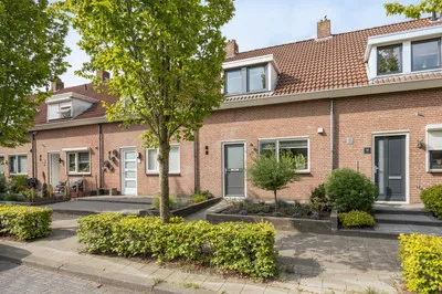 Tussenwoning te koop: Wielewaal 56, Het Hooghuis Etten-Leur