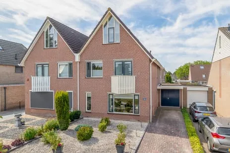 Tussenwoning te koop: Wielewaalhof 60, Vogelwijk en De Borgen Stadskanaal