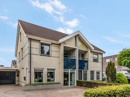 Tussenwoning te koop: Wielewaallaan 6, Latenstein Tiel