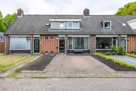 Tussenwoning te koop: Wielewaalstraat 10, Vries Vries