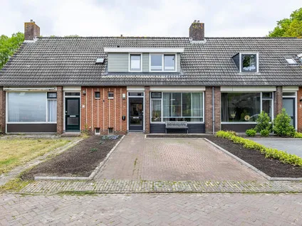 Tussenwoning te koop: Wielewaalstraat 10, Vries Vries