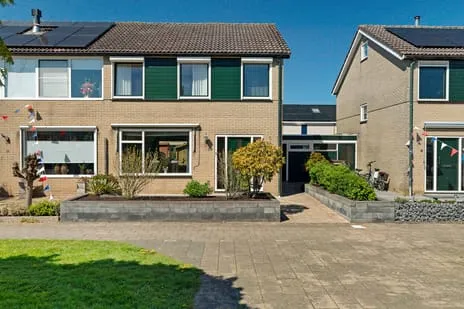 Tussenwoning te koop: Wielewaalstraat 10, Achter het Singel Zwartsluis
