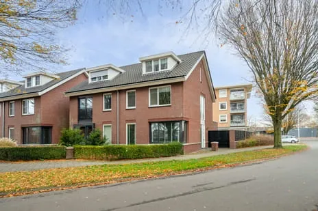 Twee-onder-één-kap te koop: Wielewaalstraat 17, Elsbeek Hengelo