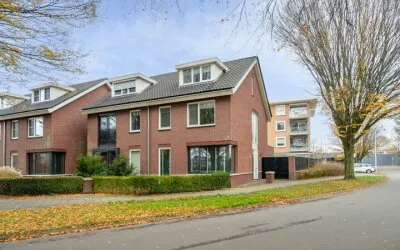 Twee-onder-één-kap te koop: Wielewaalstraat 17, Elsbeek Hengelo