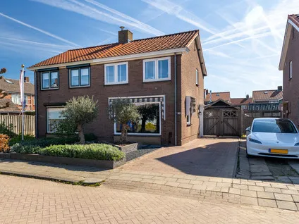 Twee-onder-één-kap te koop: Wielstraat 15, Vervoornepolder noord Werkendam